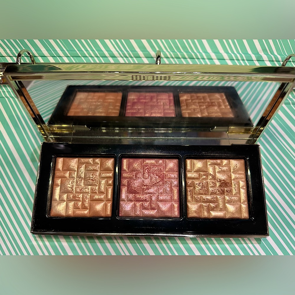 Bobbi Brown - Bobbi To Glow Highlighting Trio